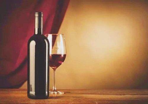葡萄酒年份是影响葡萄酒质量的原因吗？